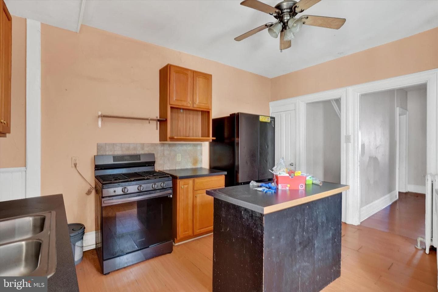 1323 N George Street photo 8