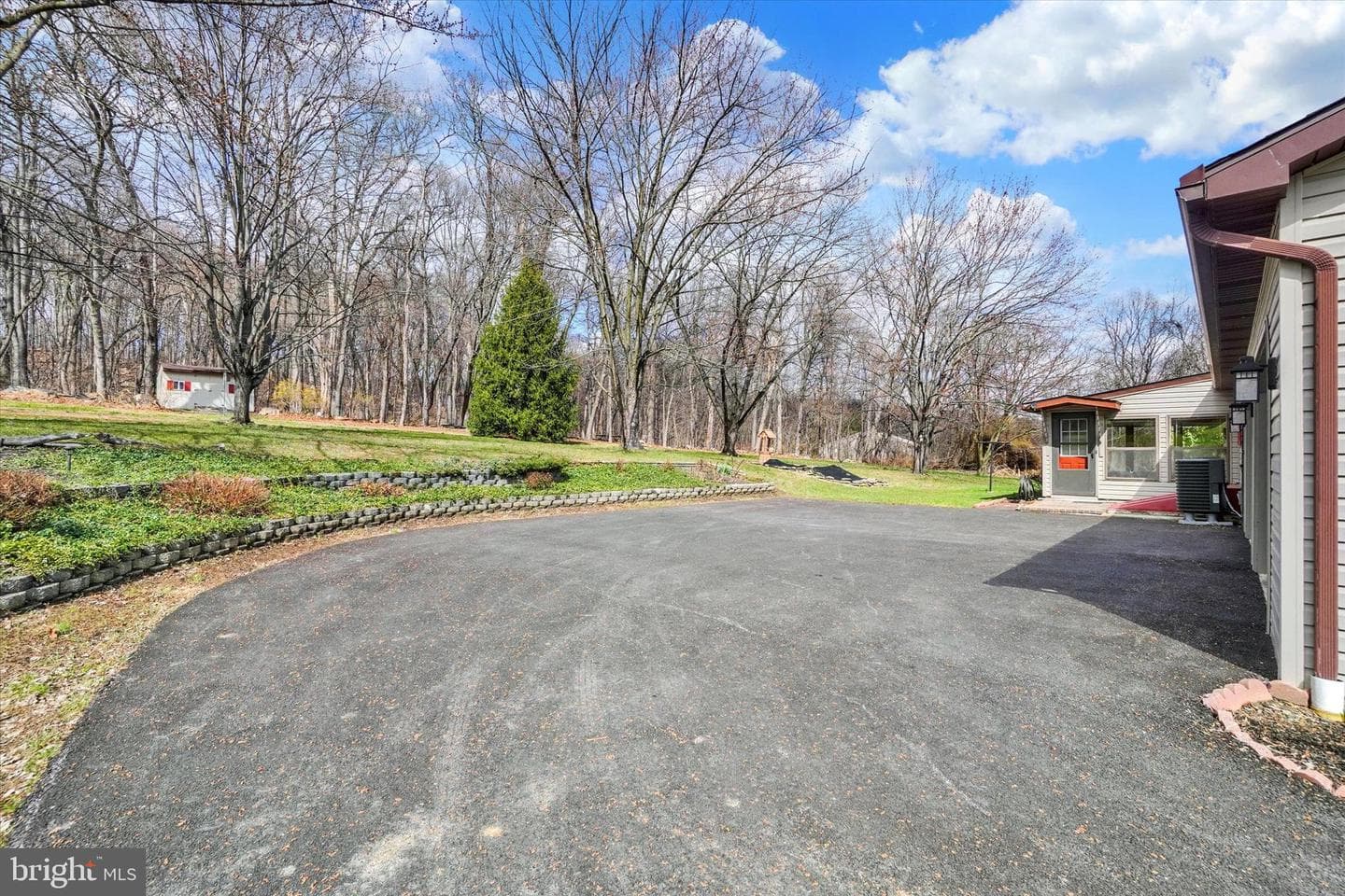 6747 Dark Hollow Road photo 26