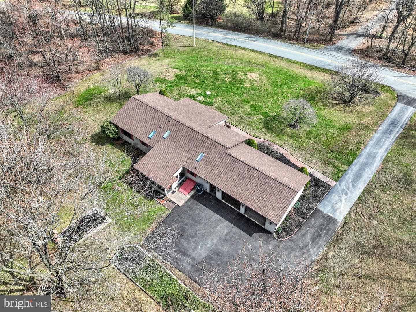 6747 Dark Hollow Road photo 27