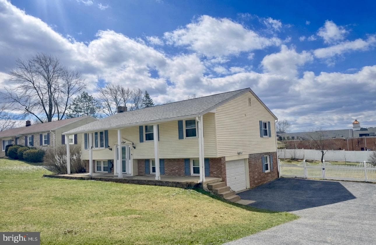 38 Covington Drive photo 3