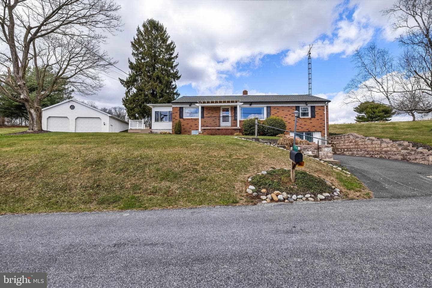 12706 High Point Road photo 3