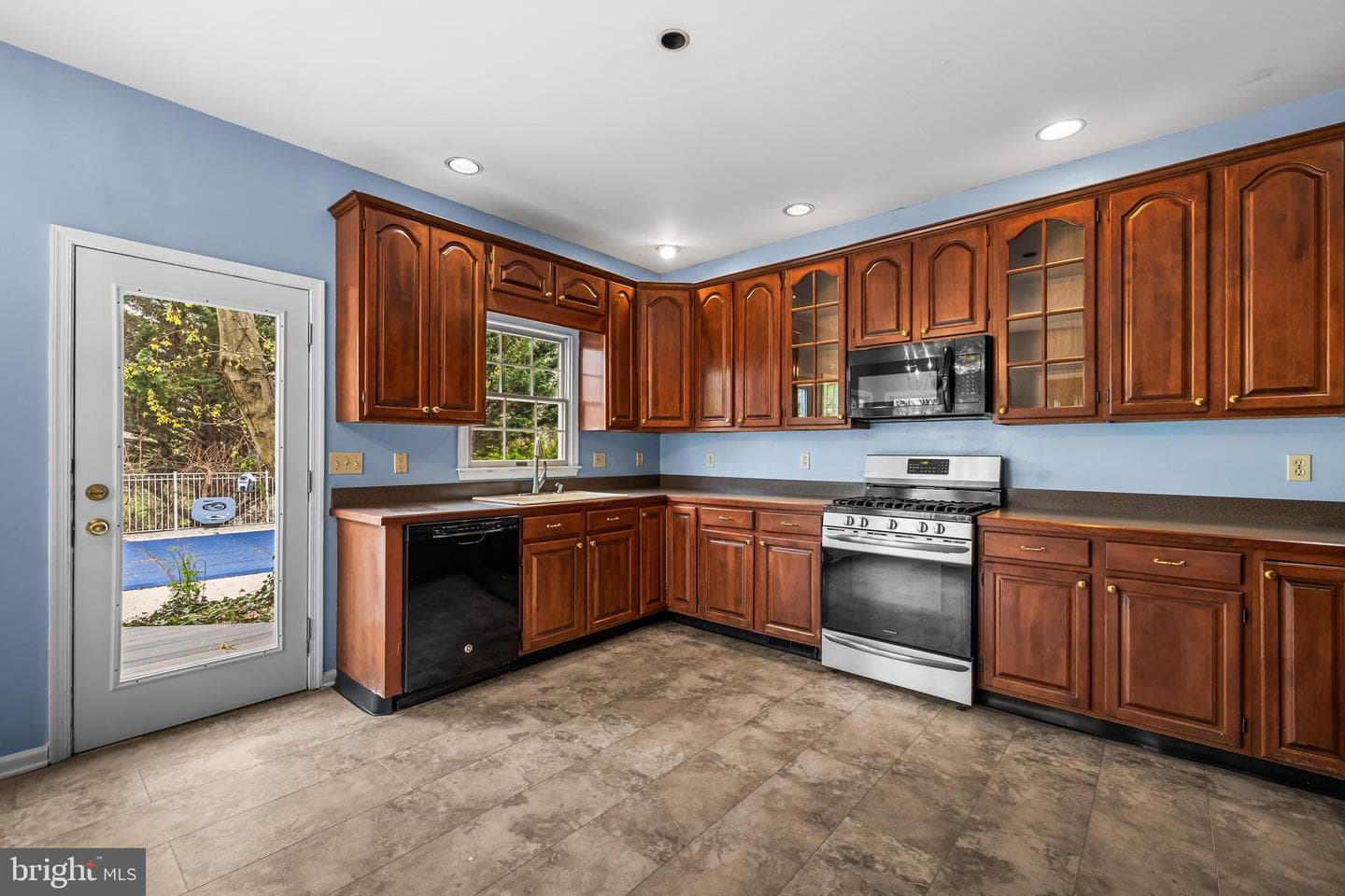 360 Dew Drop Road photo 15