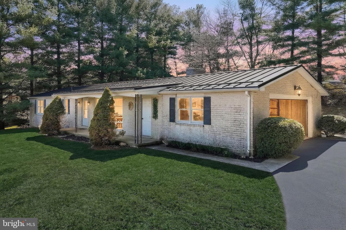 2501 Sunset Circle