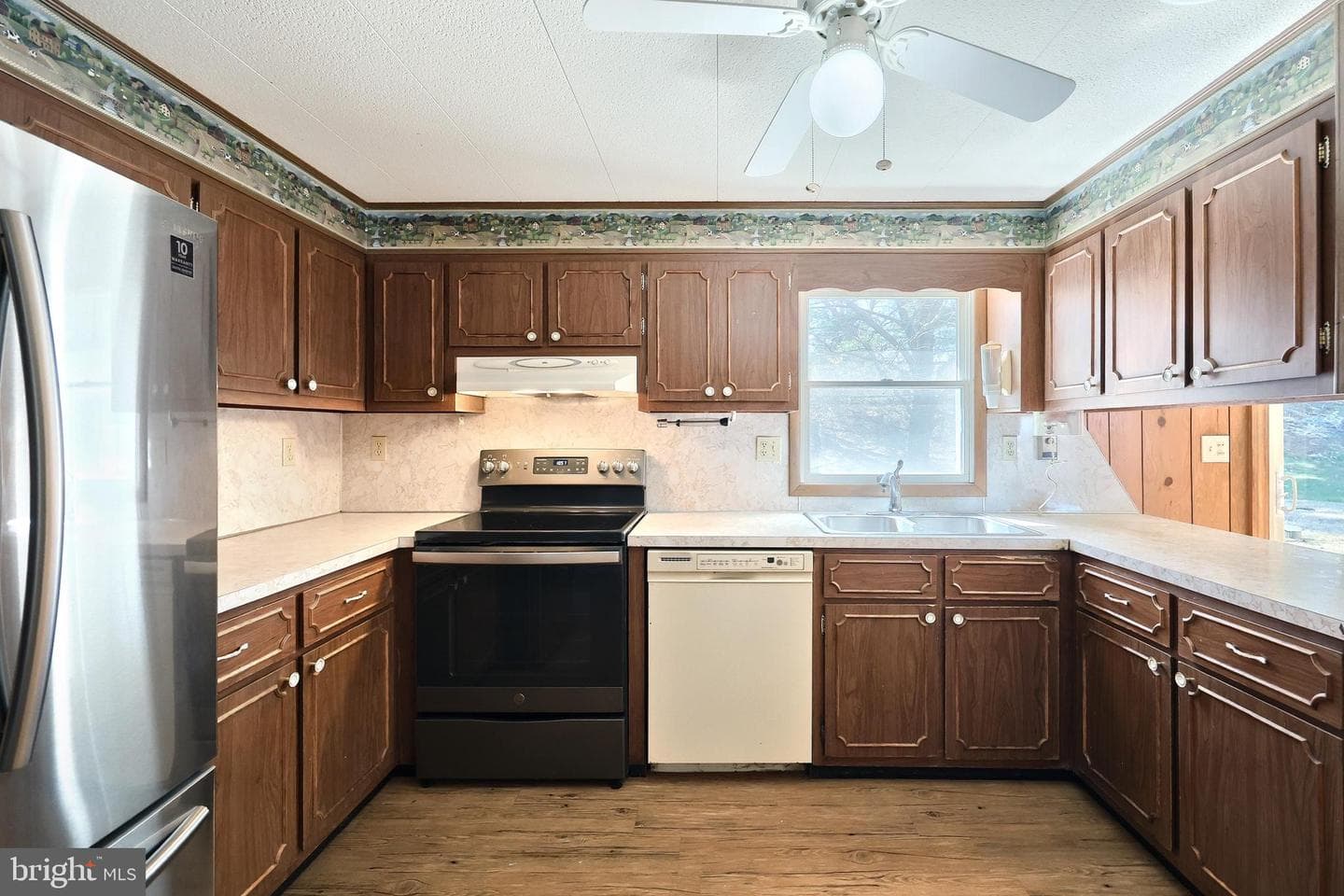 2501 Sunset Circle photo 23