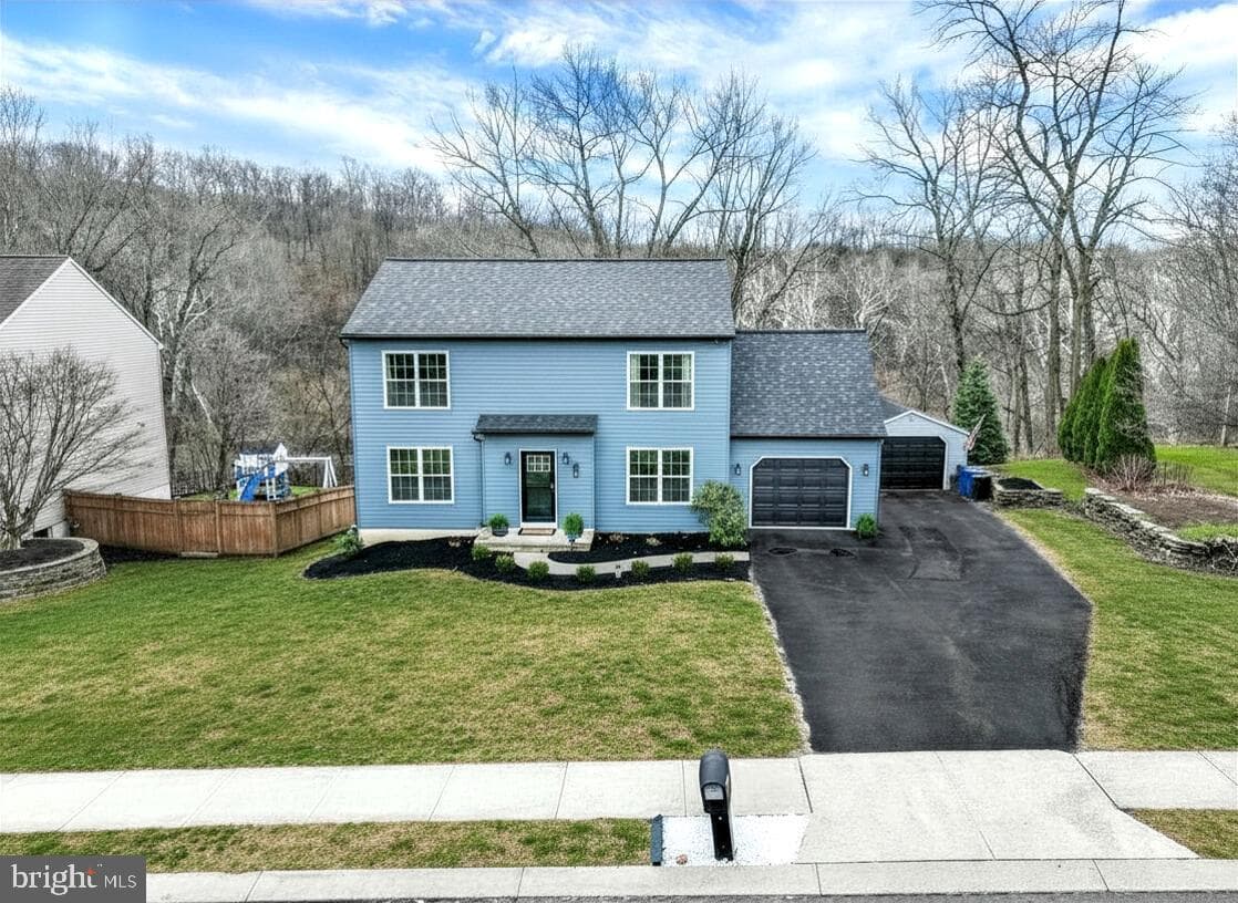 140 Burberry Lane photo 2