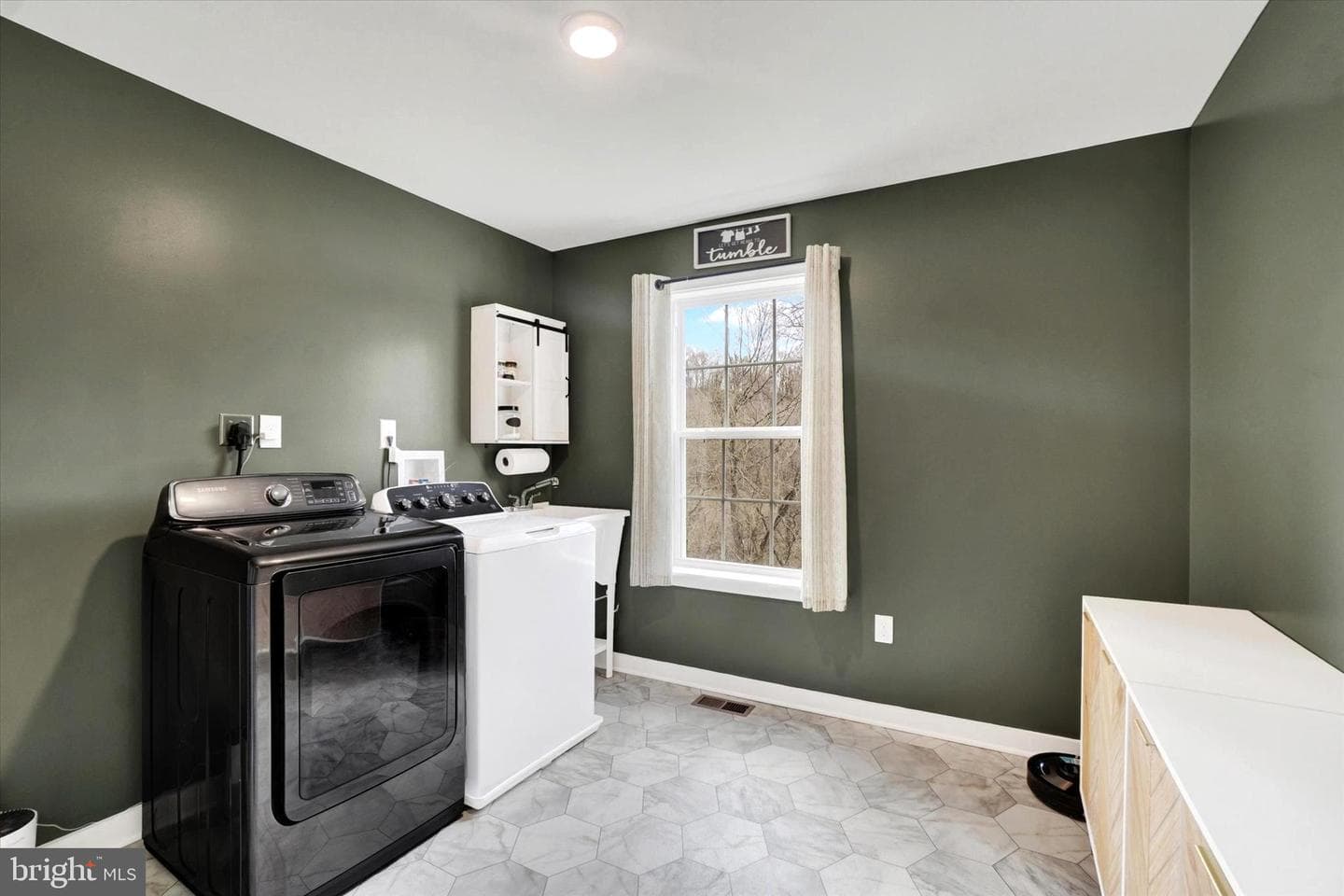 140 Burberry Lane photo 20