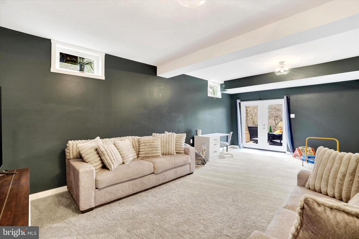 140 Burberry Lane photo 31