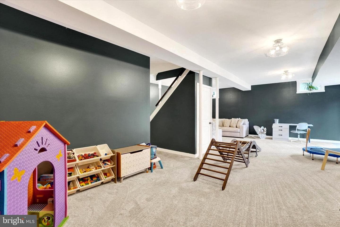 140 Burberry Lane photo 33