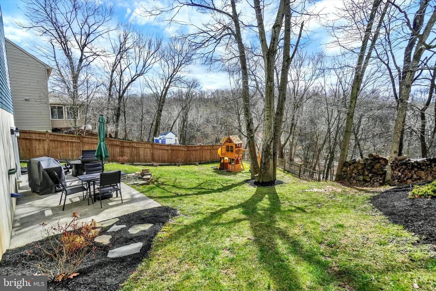 140 Burberry Lane photo 8