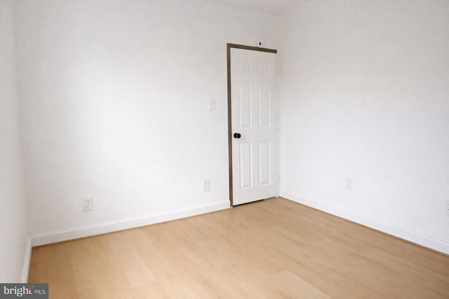 250 E College Avenue photo 16
