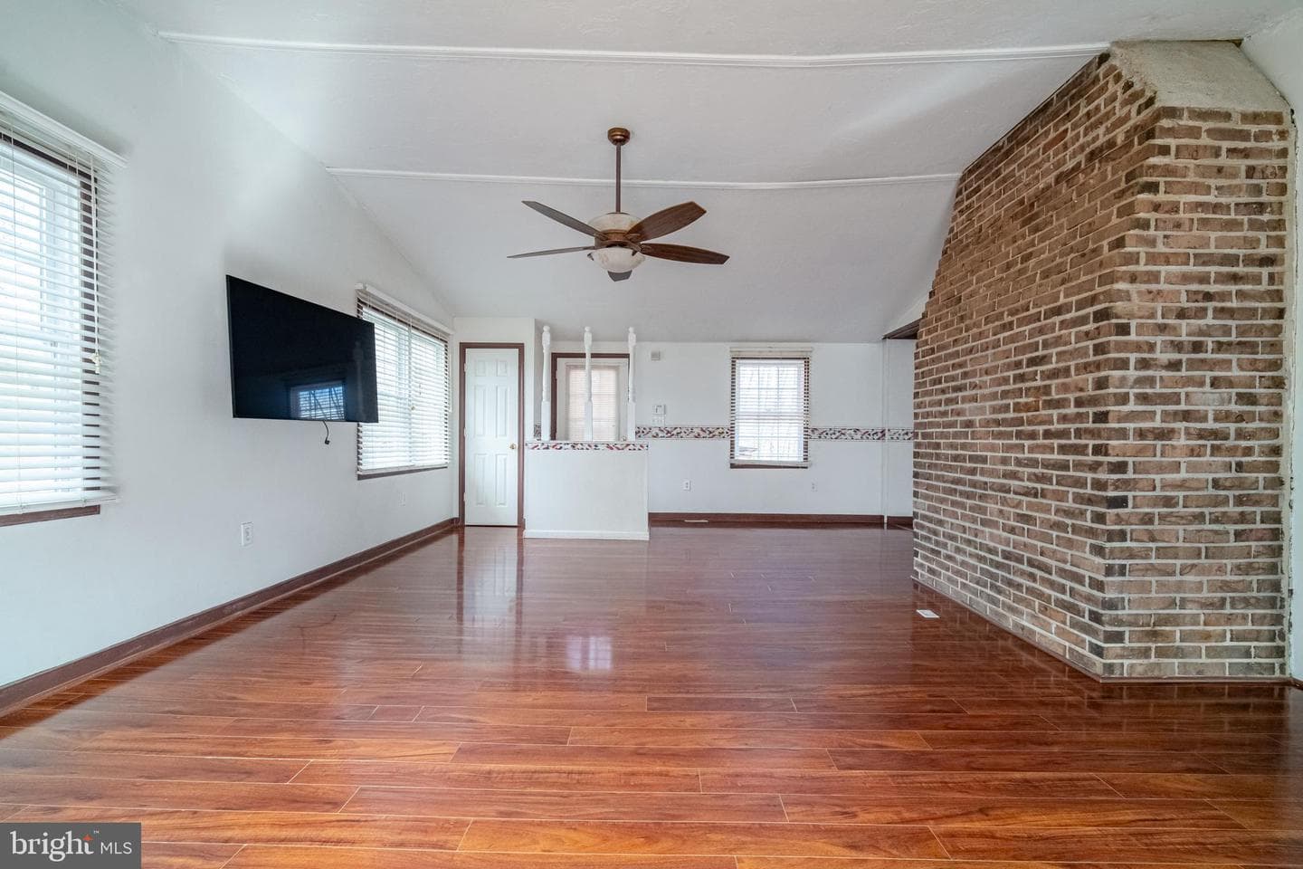 95 Massa Drive photo 9