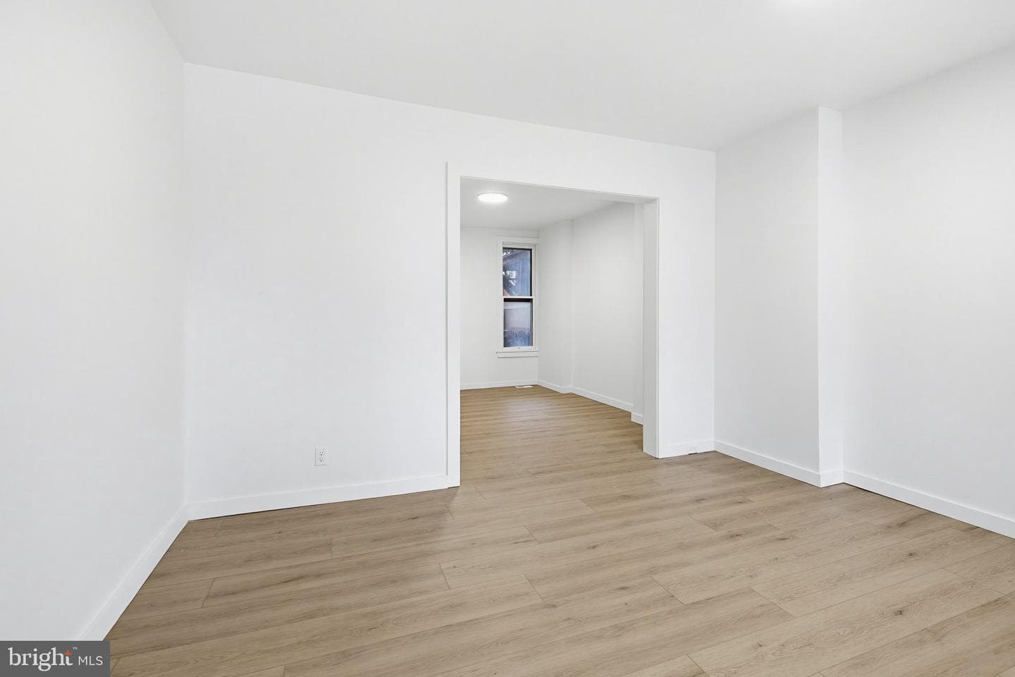 818 W King Street photo 13