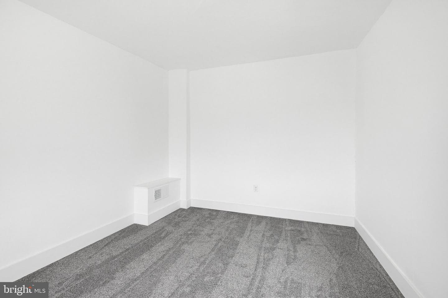 818 W King Street photo 27