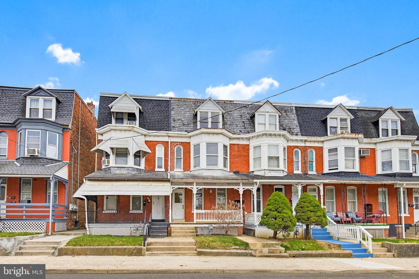 818 W King Street photo 4