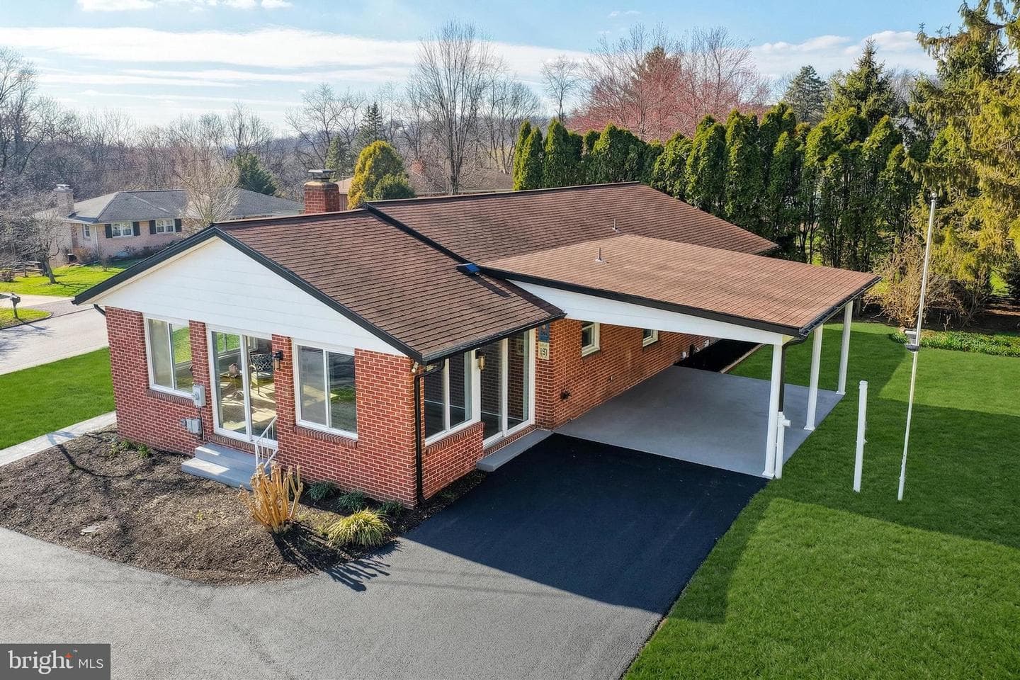 2347 Mardale Drive photo 4
