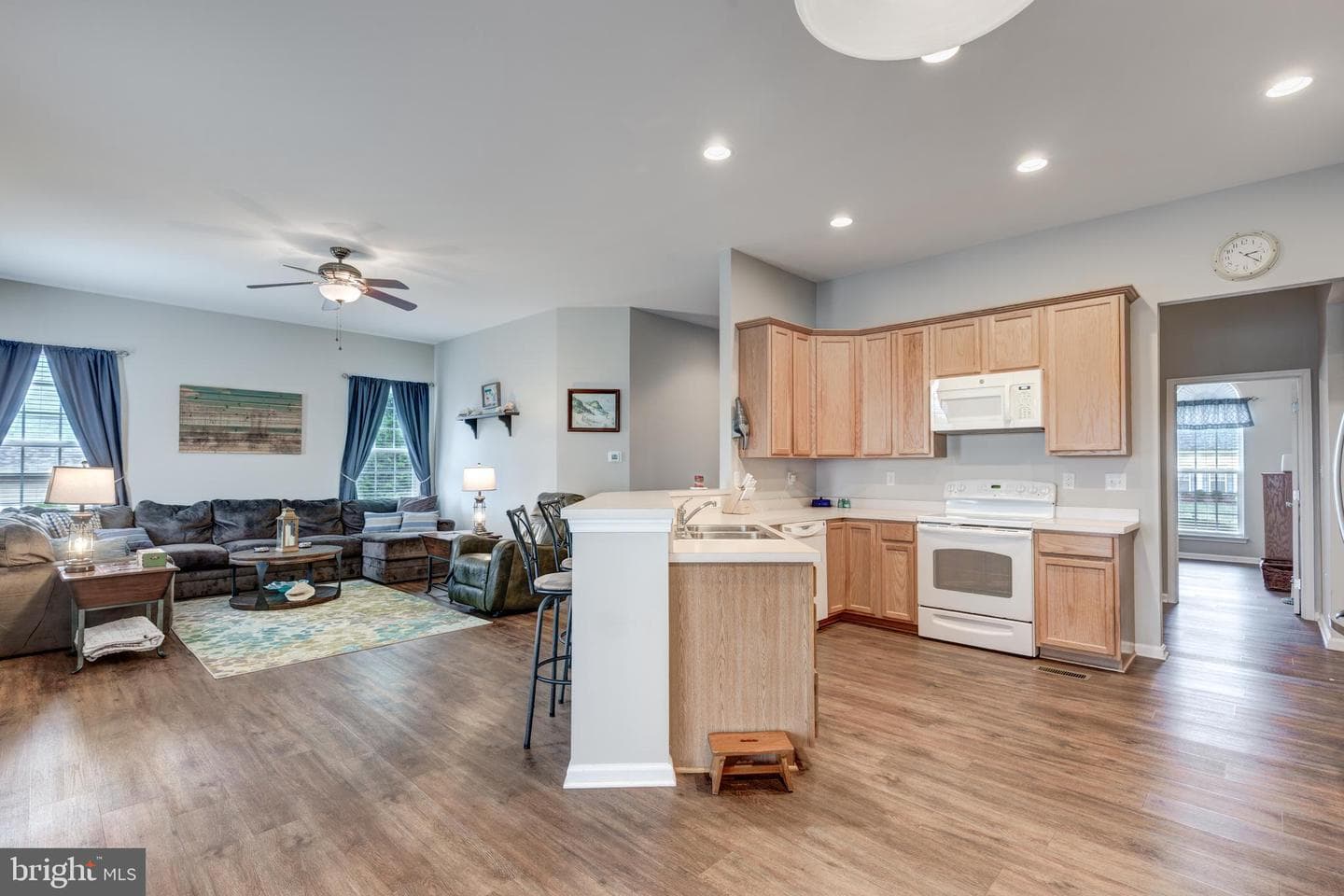 2263 Water Garden Drive photo 7