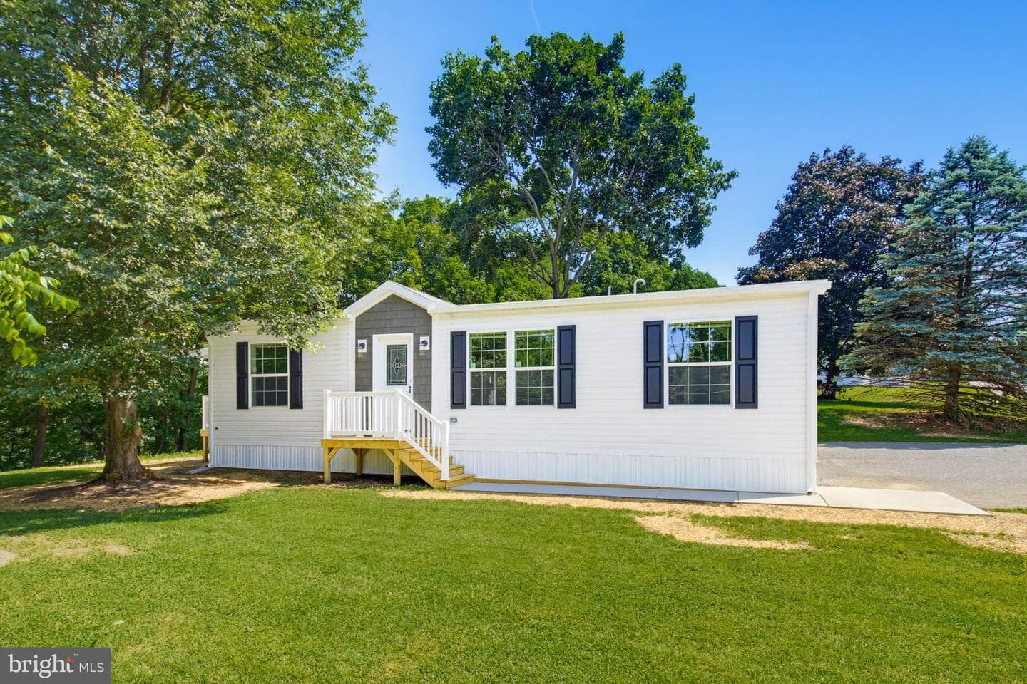 100 Fawn Circle Drive photo 1