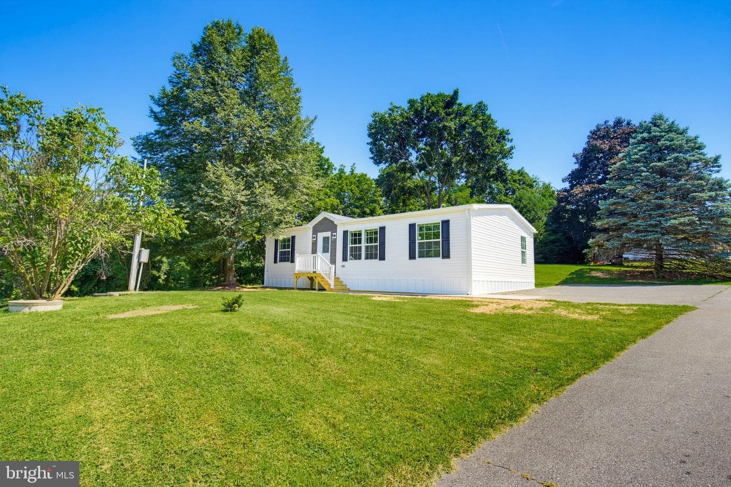 100 Fawn Circle Drive photo 2