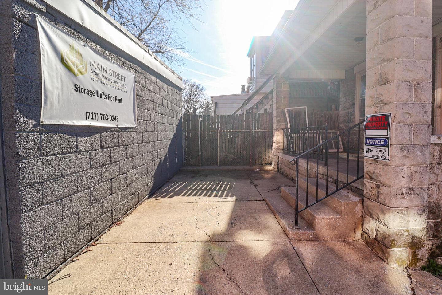 600 W College Avenue photo 32