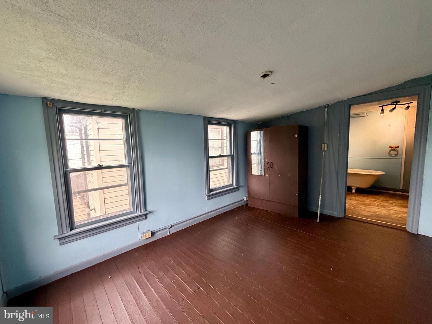 246 Locust Street photo 31