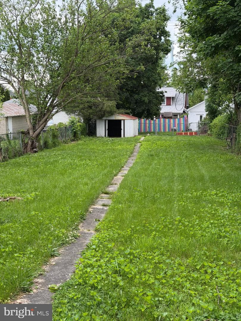 246 Locust Street photo 7