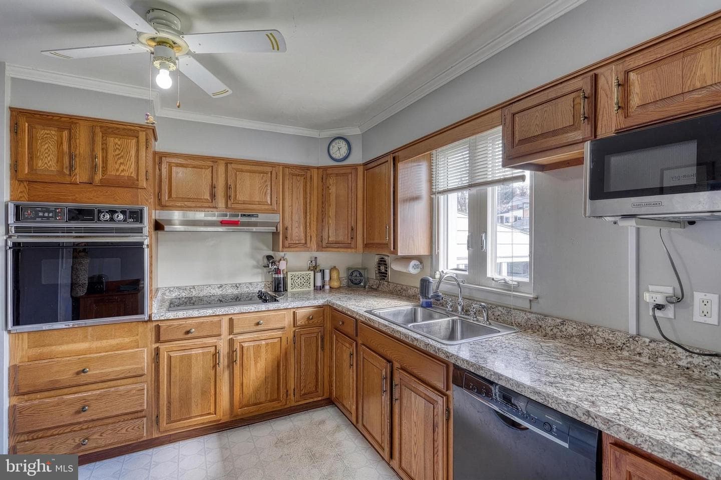 2420 Auburn Road photo 12