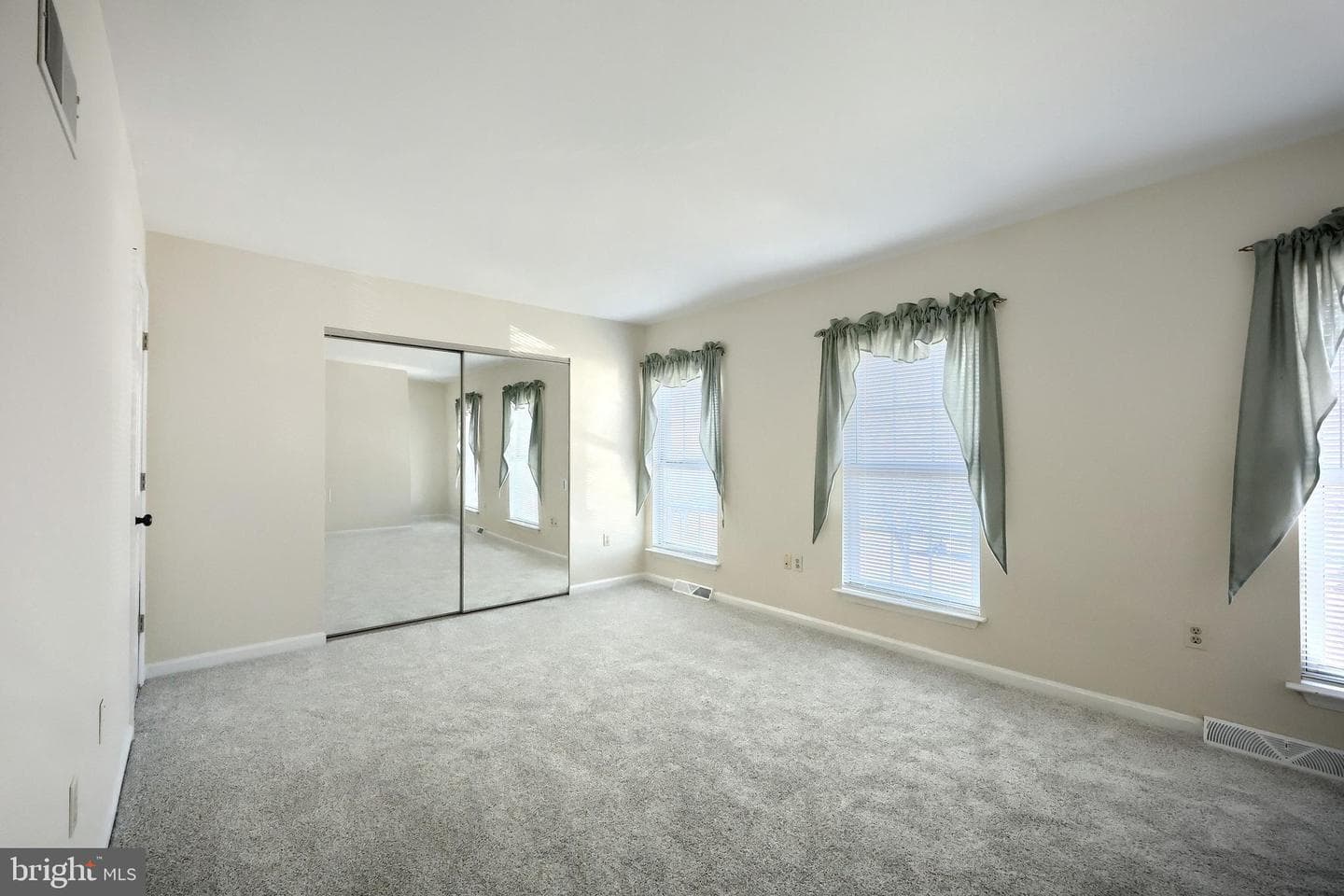 152 Crown Pointe Drive photo 14