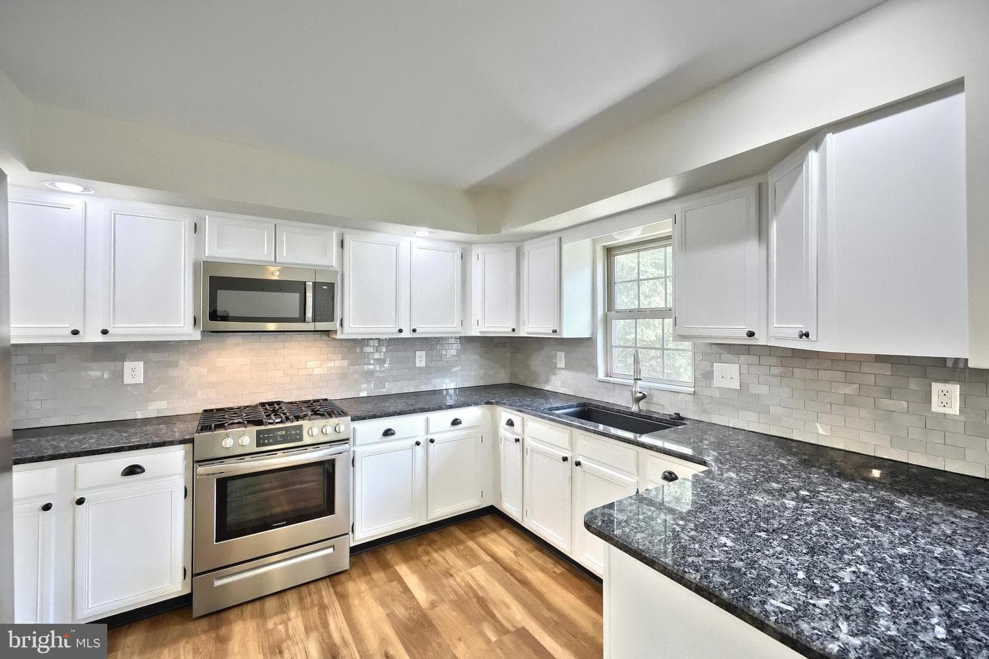 152 Crown Pointe Drive photo 8