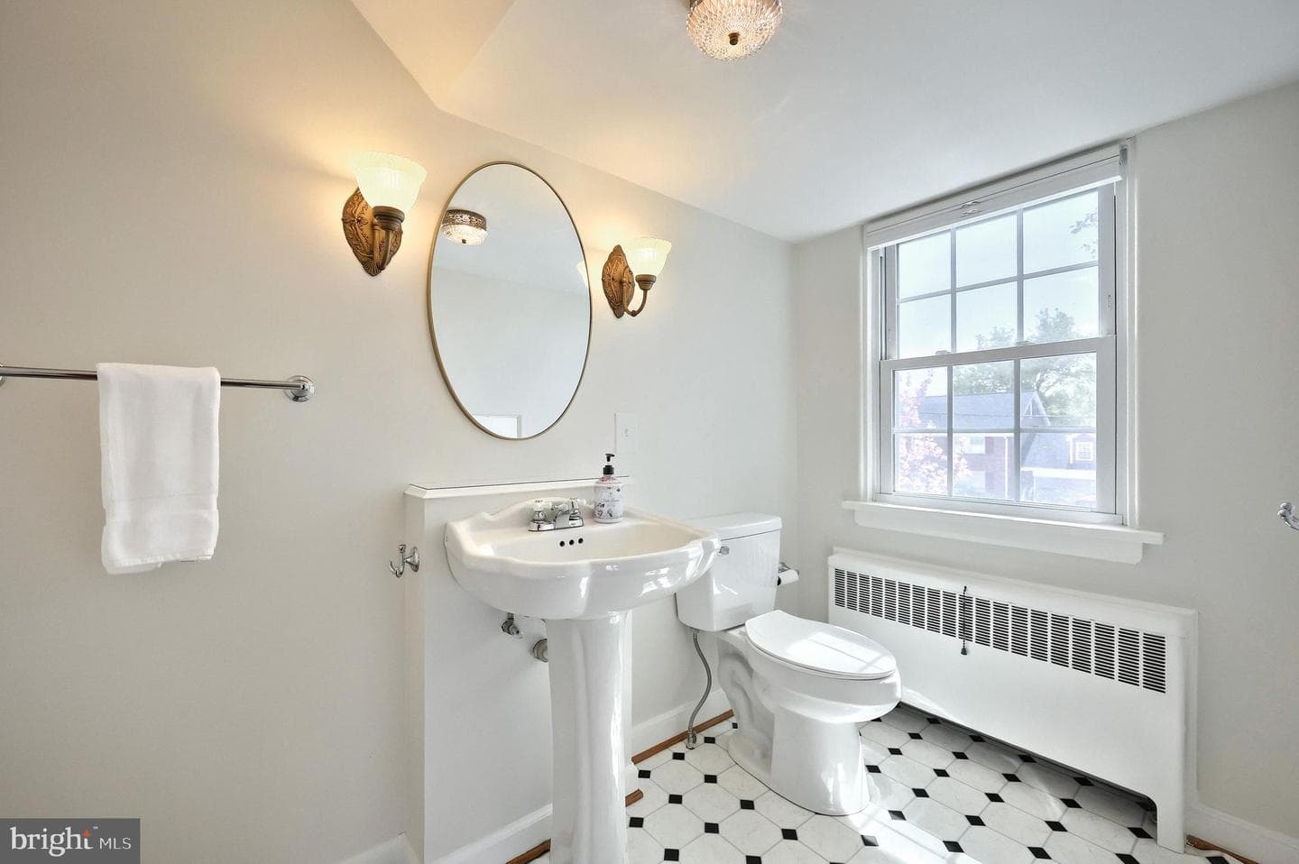 326 Allegheny Avenue photo 40