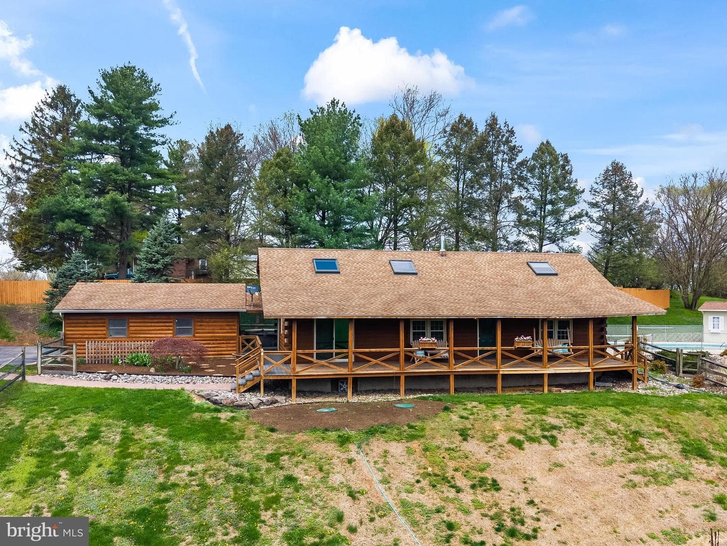 1570 Woodberry Road photo 2