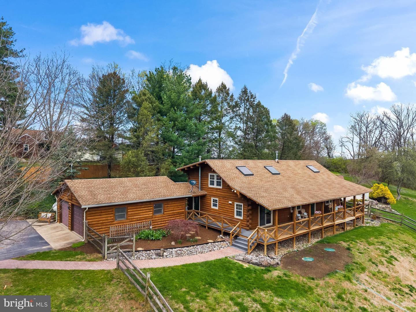 1570 Woodberry Road photo 3