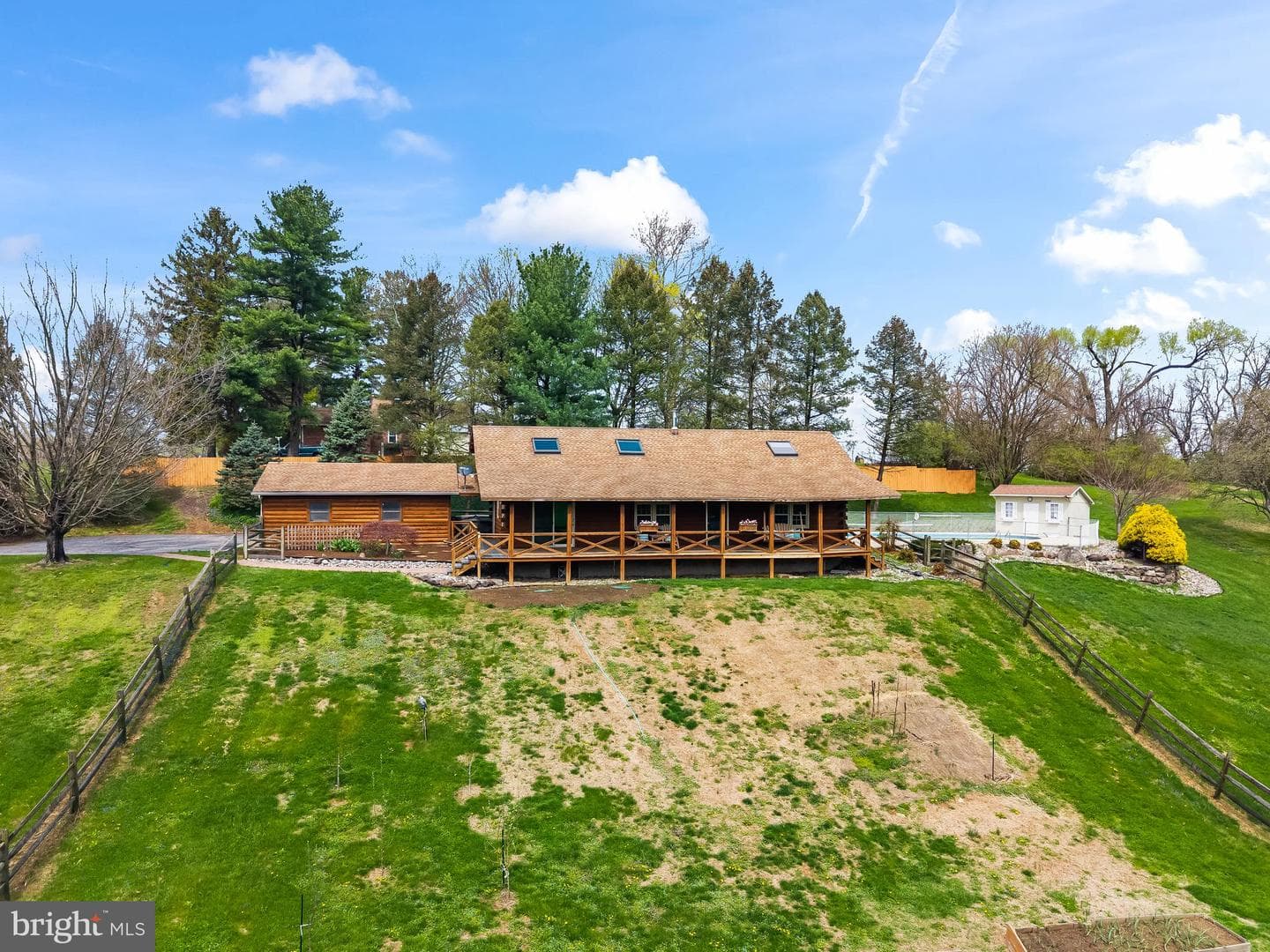 1570 Woodberry Road photo 4