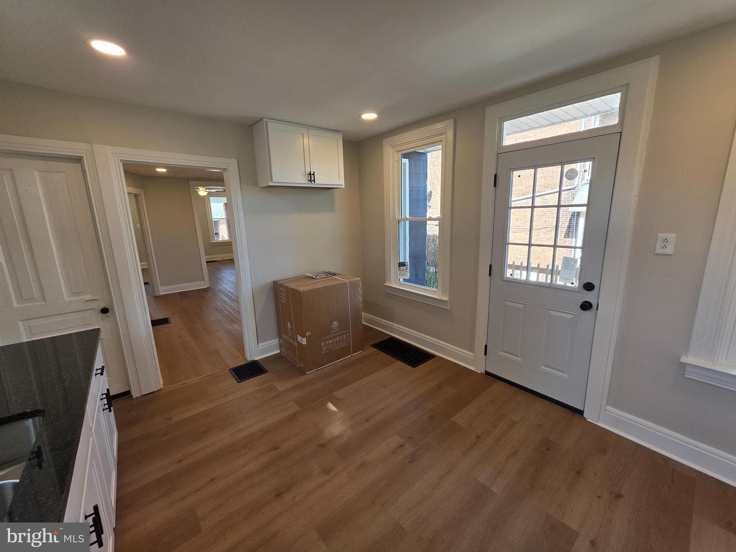 1306 W Poplar Street photo 21