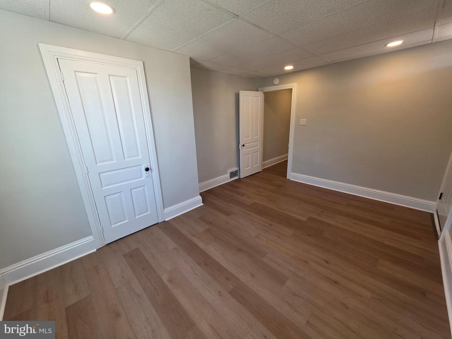 1306 W Poplar Street photo 27