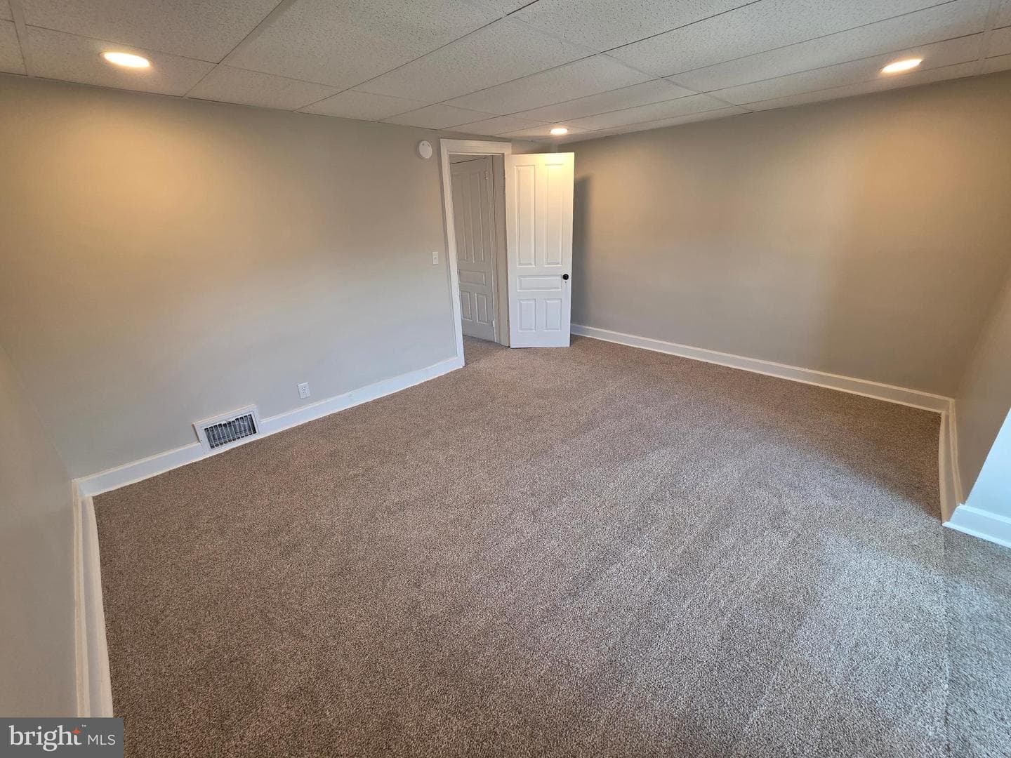 1306 W Poplar Street photo 43
