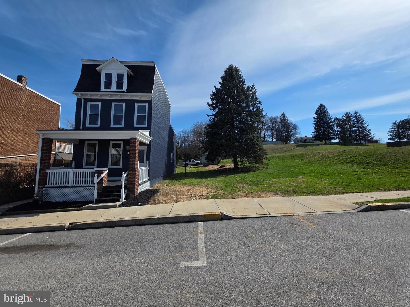 1306 W Poplar Street photo 5