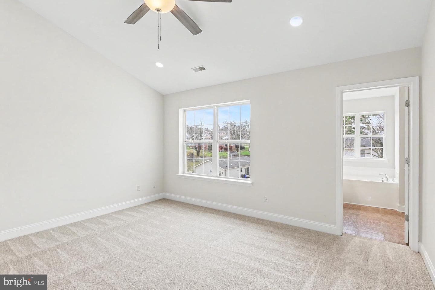 353 W Chestnut Street #16 photo 19