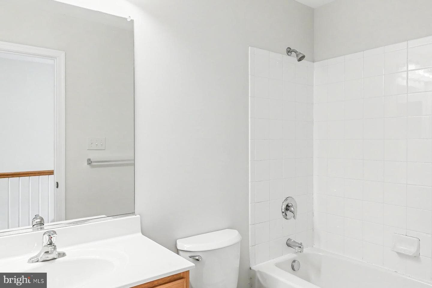 353 W Chestnut Street #16 photo 23