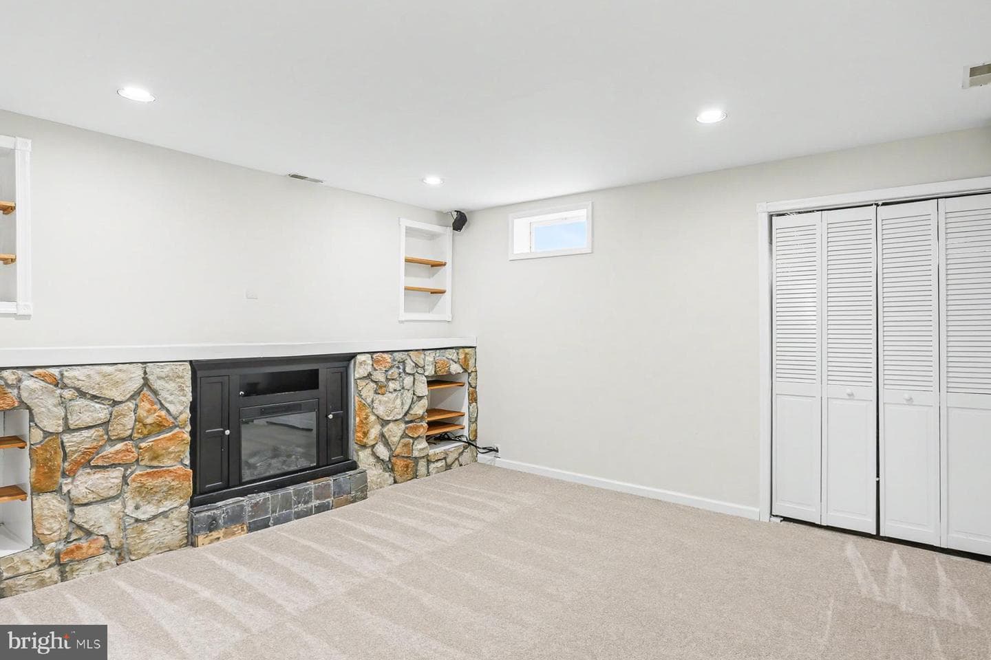 353 W Chestnut Street #16 photo 6