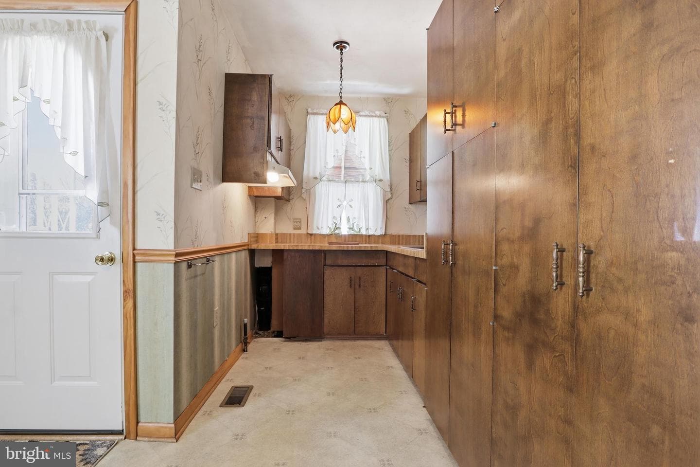 543 Baer Avenue photo 12