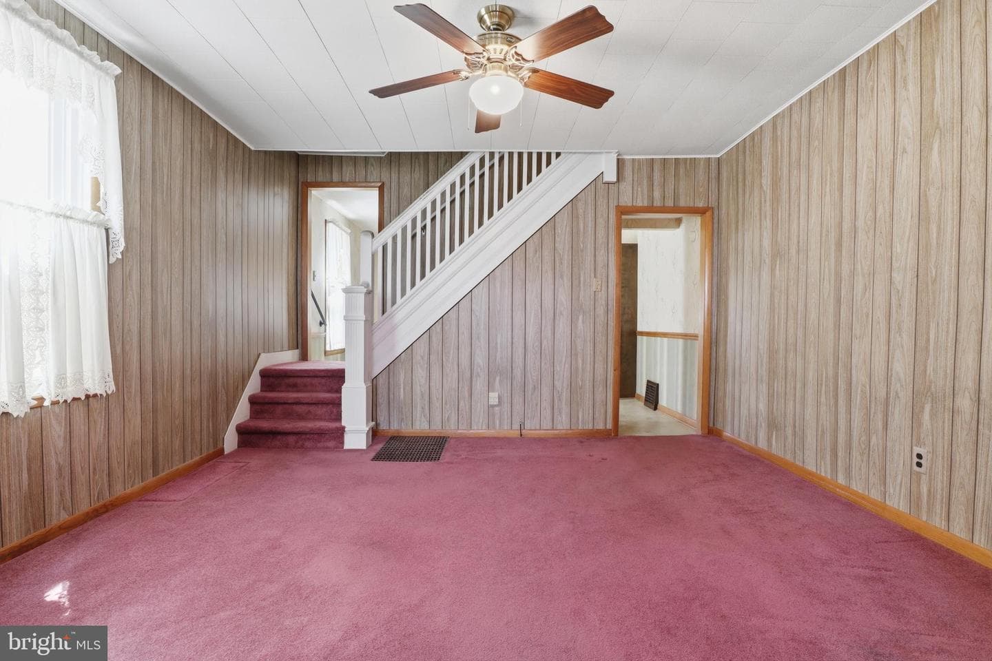 543 Baer Avenue photo 8