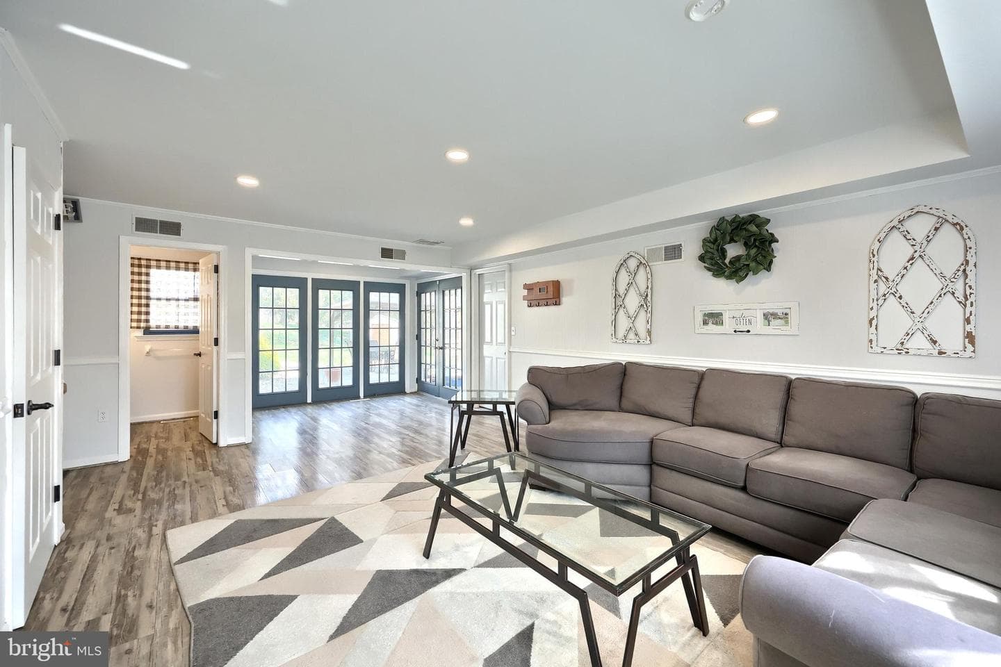 18 Sheffield Drive photo 41