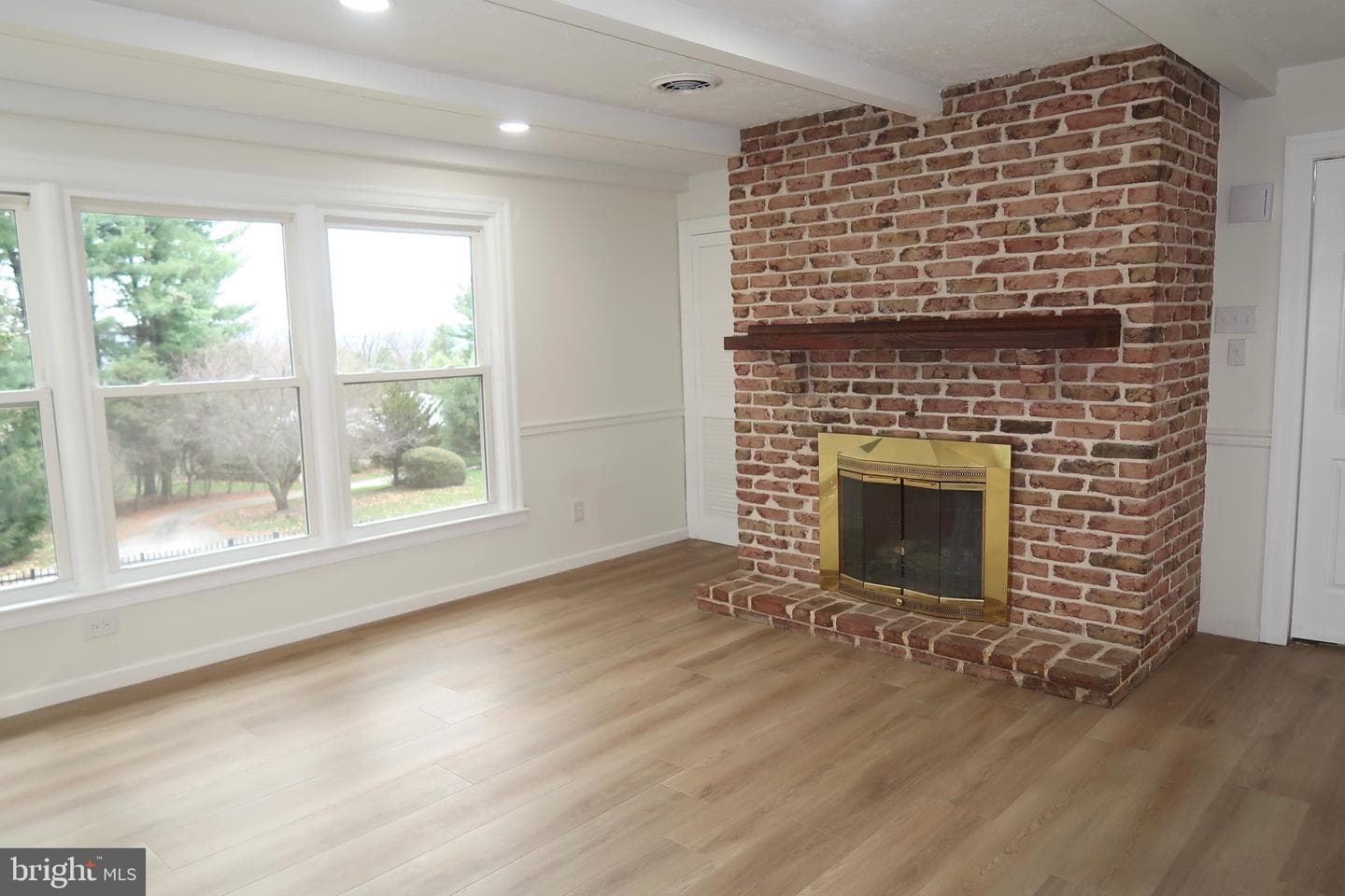 765 Witmer Road photo 17