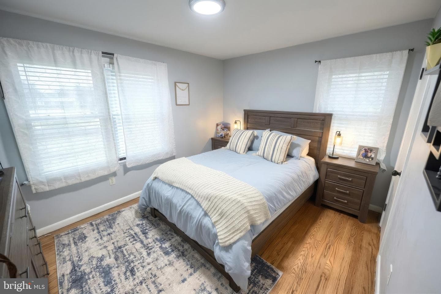 1006 E Walnut Street photo 21