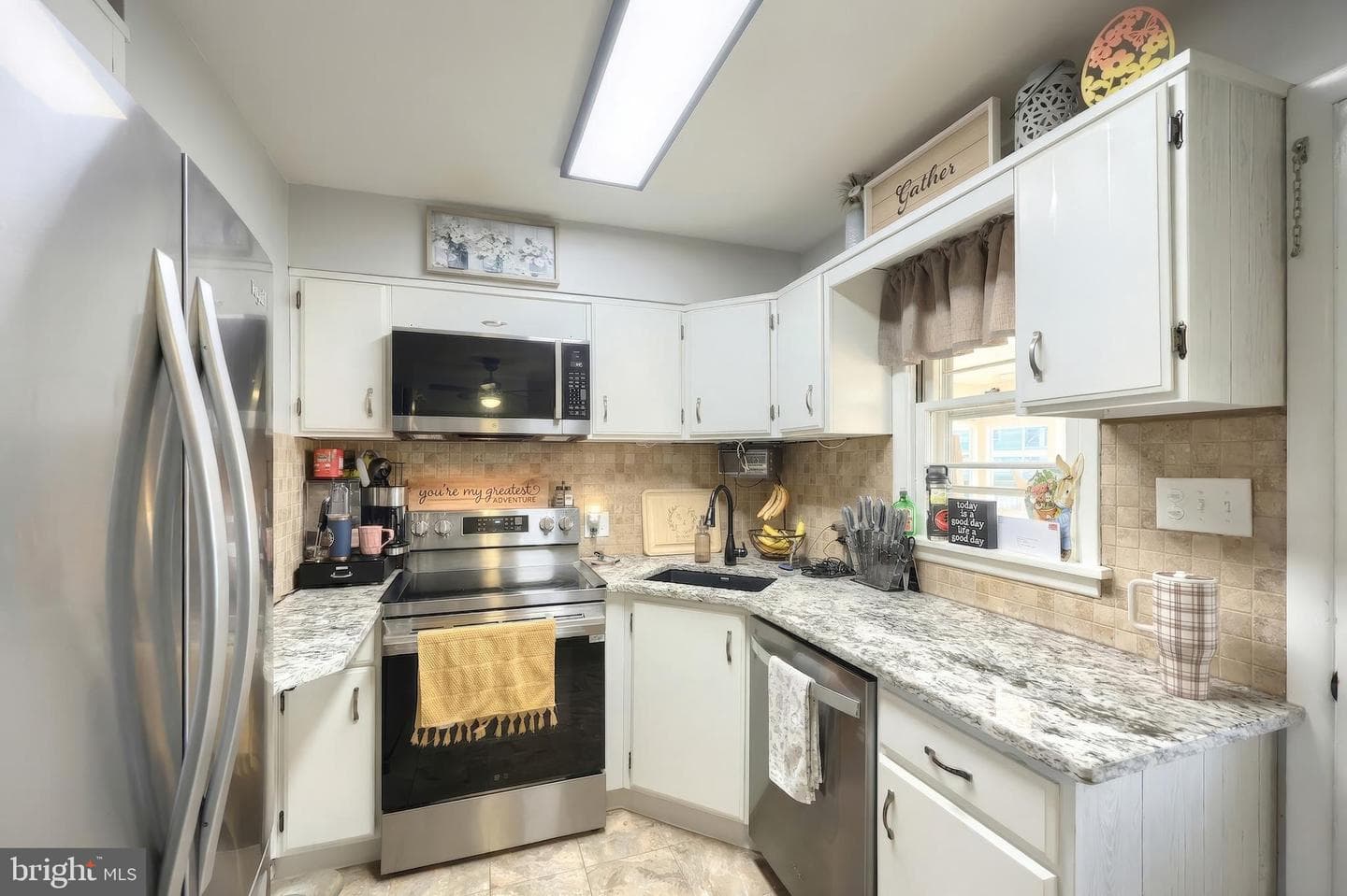 1006 E Walnut Street photo 24