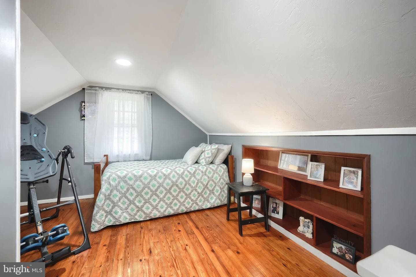 1006 E Walnut Street photo 28