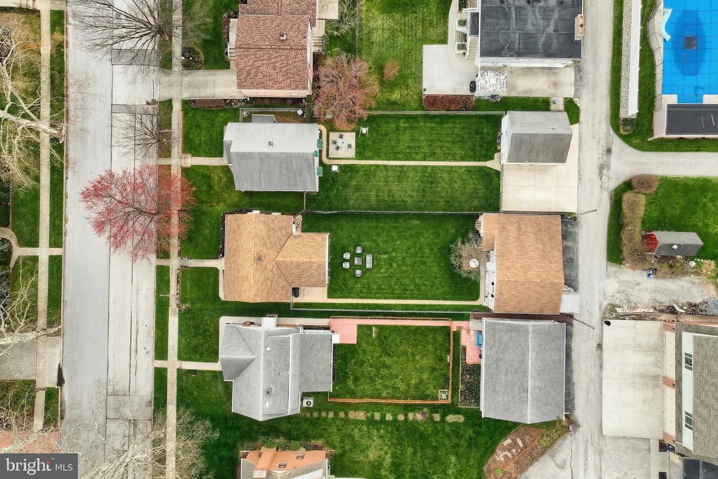 1006 E Walnut Street photo 6