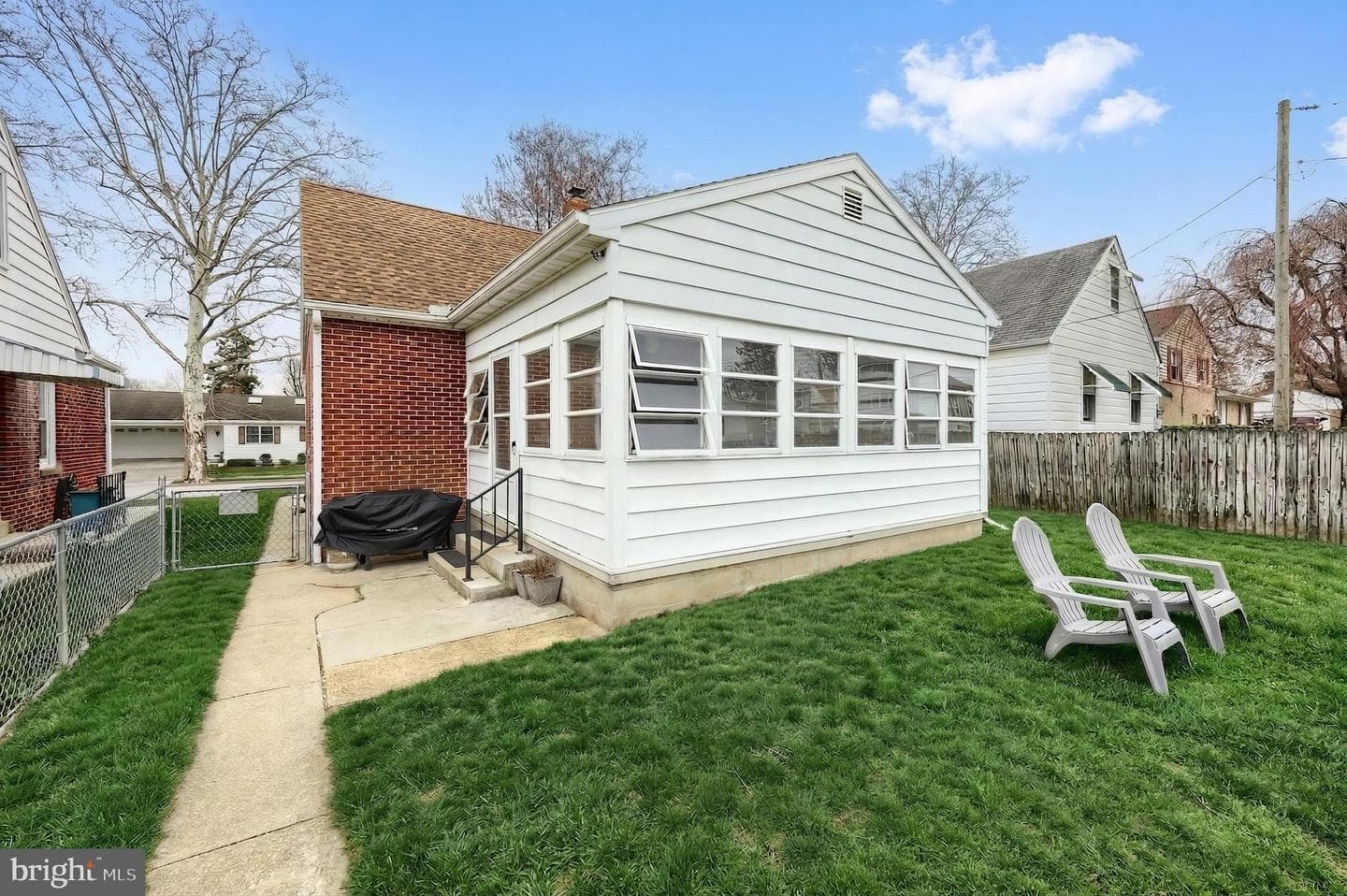 1006 E Walnut Street photo 9