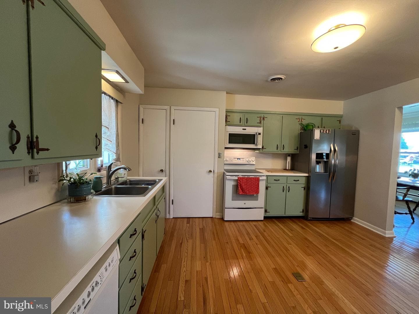 801 Mccosh Street photo 10