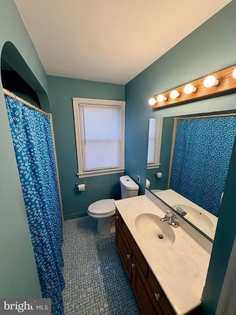 310 S Kershaw Street photo 17